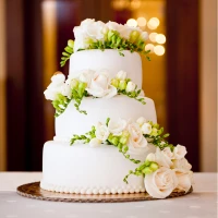 Svatební dort s marcipánem